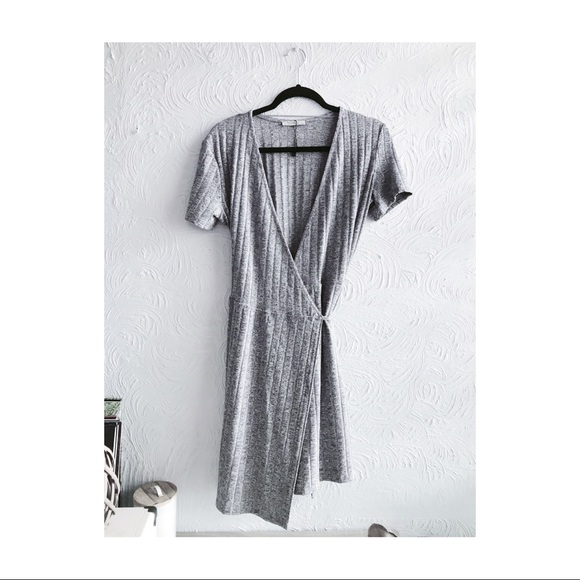 Zara Grey Ribbed Dress 🍃 - Picture 2 of 2